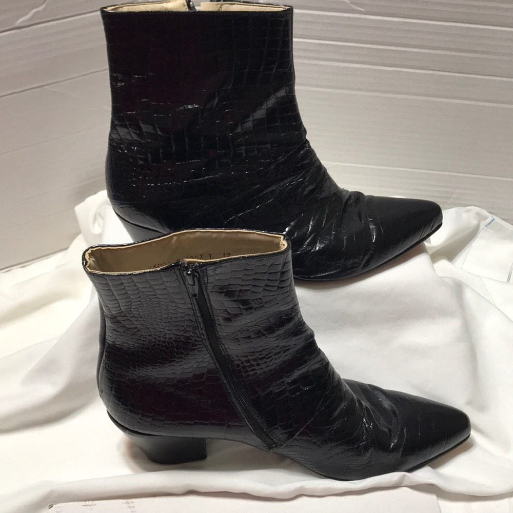Vintage Rodolfo Valentino leather boots. Croc embossed leather leather.